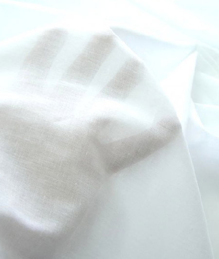 Biała tkanina batystowa na firany